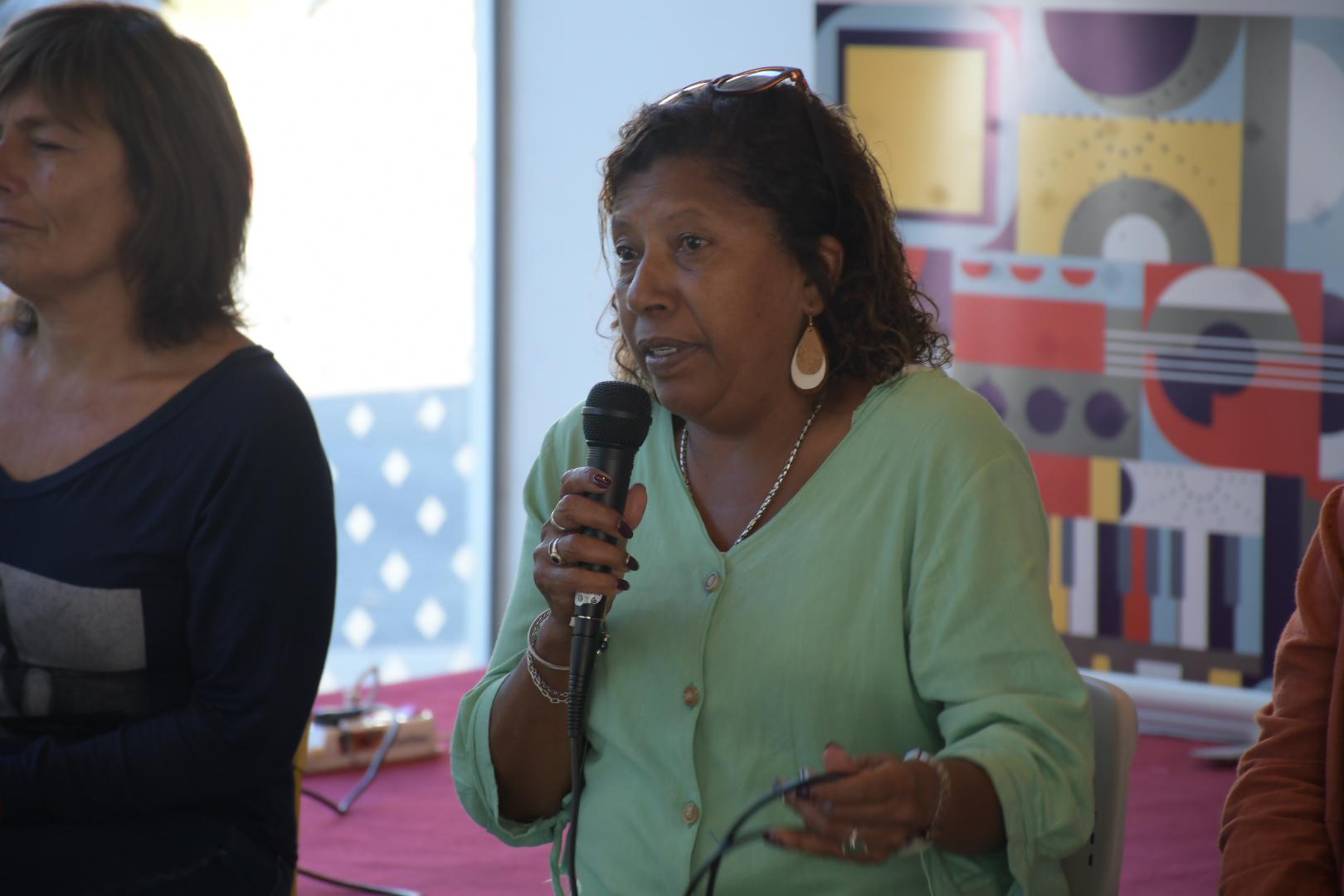 Encuentro de emprendedoras en el Centro Cultural Carlitos ·
