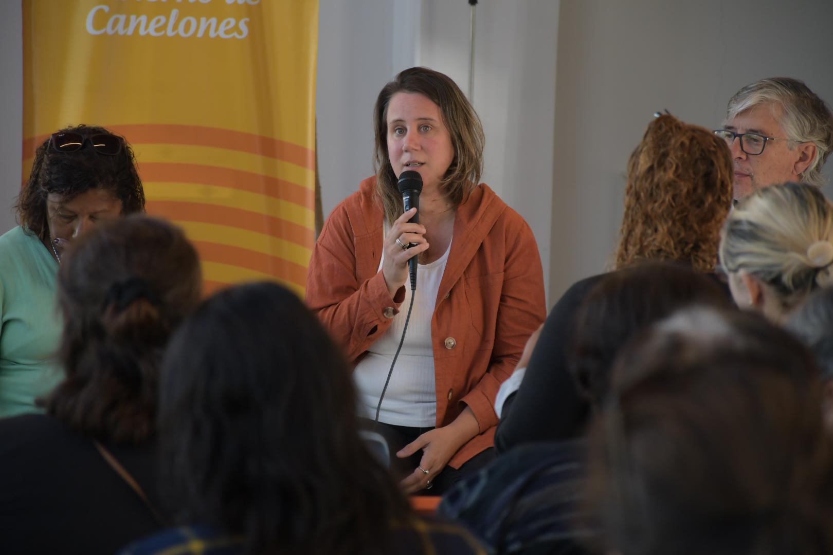 Encuentro de emprendedoras en el Centro Cultural Carlitos ·