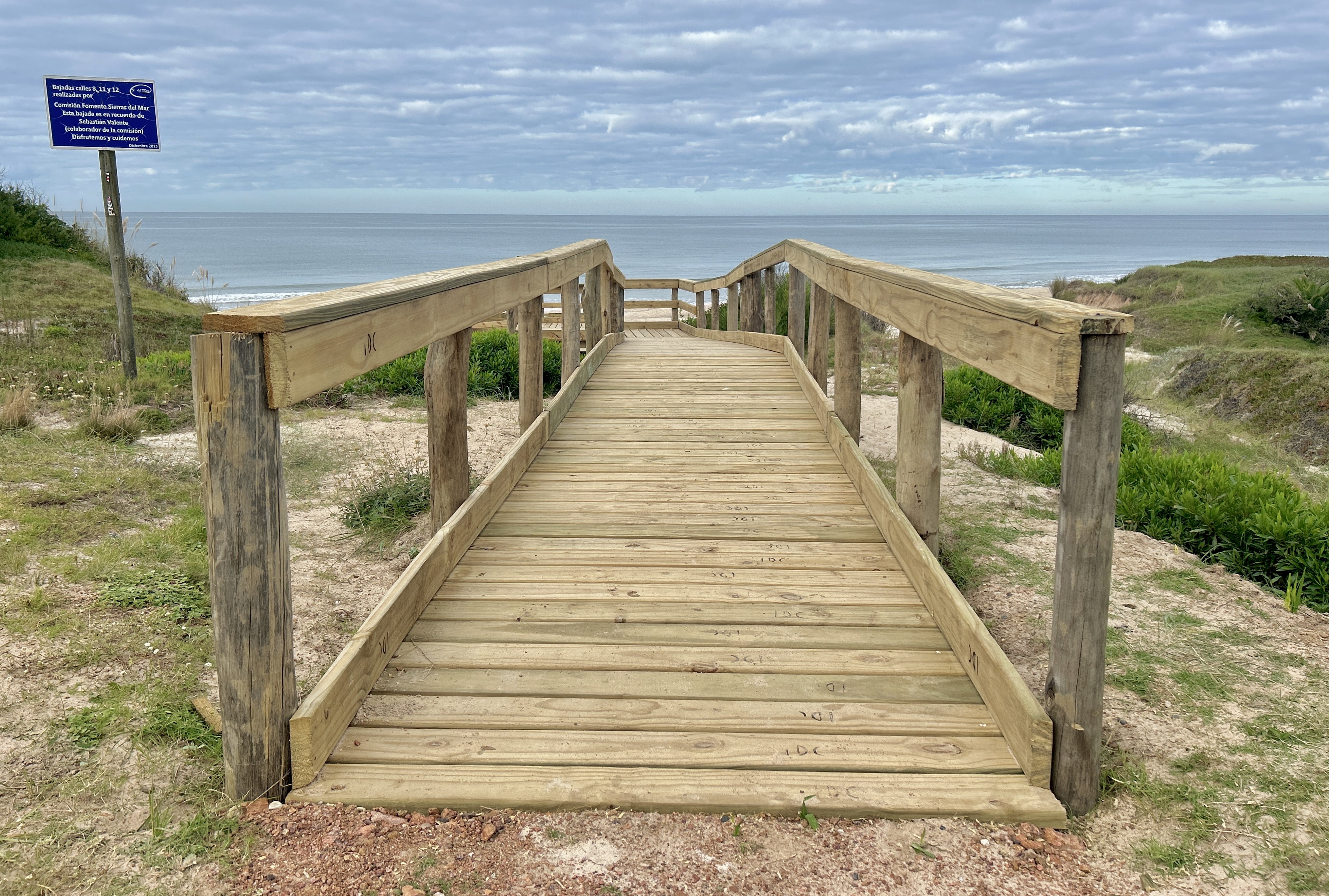Una nueva bajada accesible en Balneario Sierras del Mar del municipio de La Floresta ·