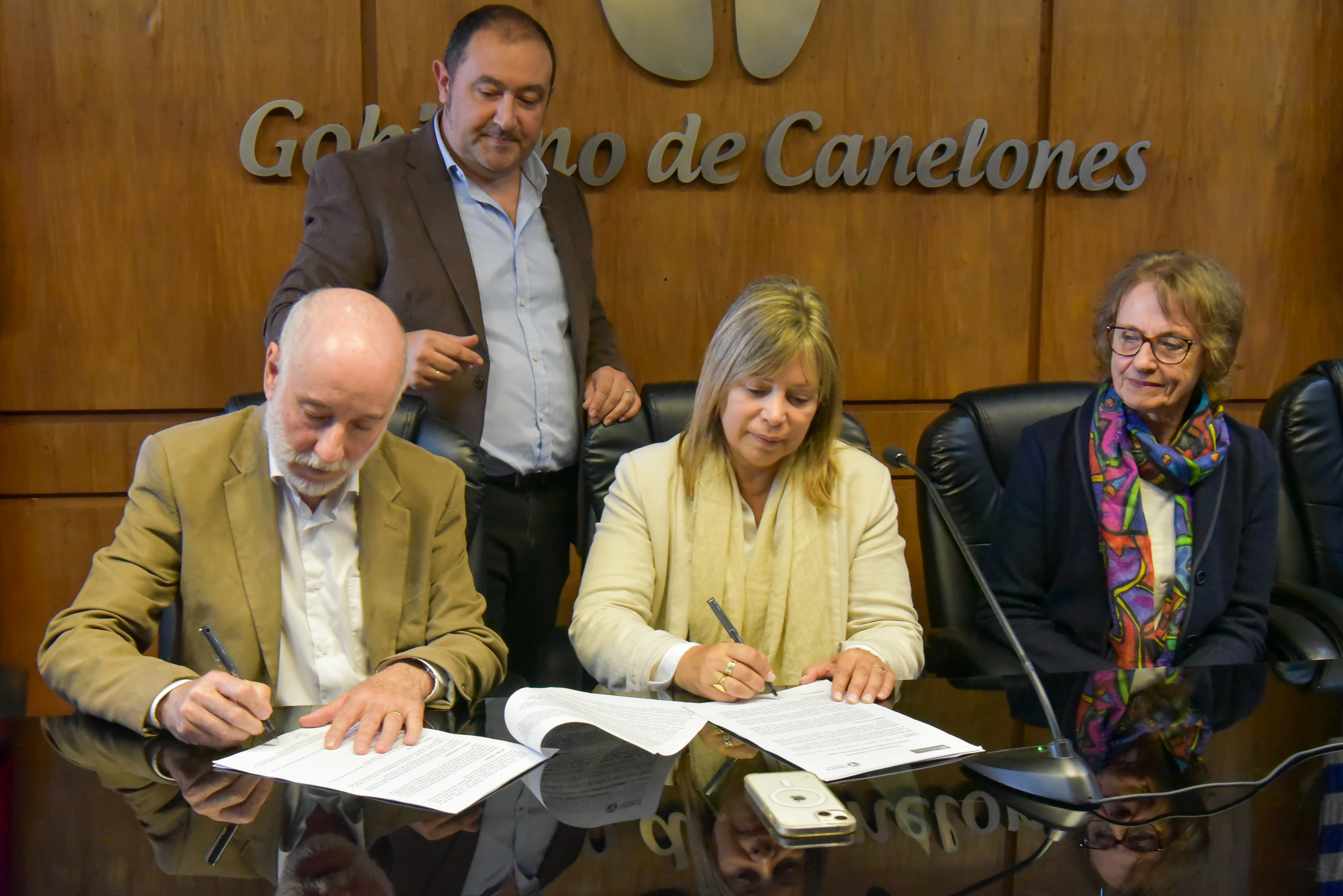 Intendencia de Canelones y Aldeas Infantiles SOS firmaron convenio para impulsar políticas de infancia e inclusión social