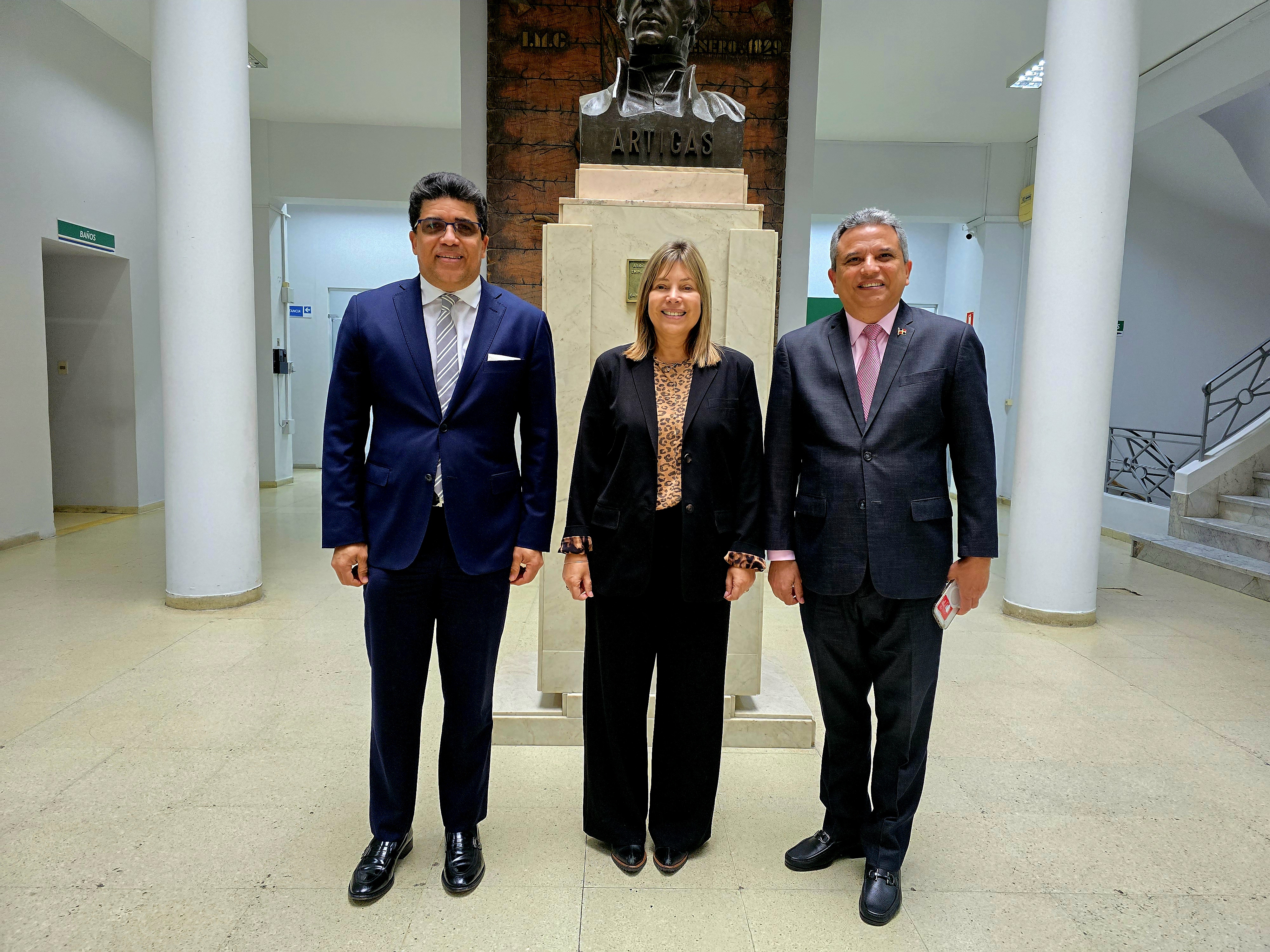 Intendenta Garrido recibió a autoridades de República Dominicana para afianzar vínculos de cooperación internacional