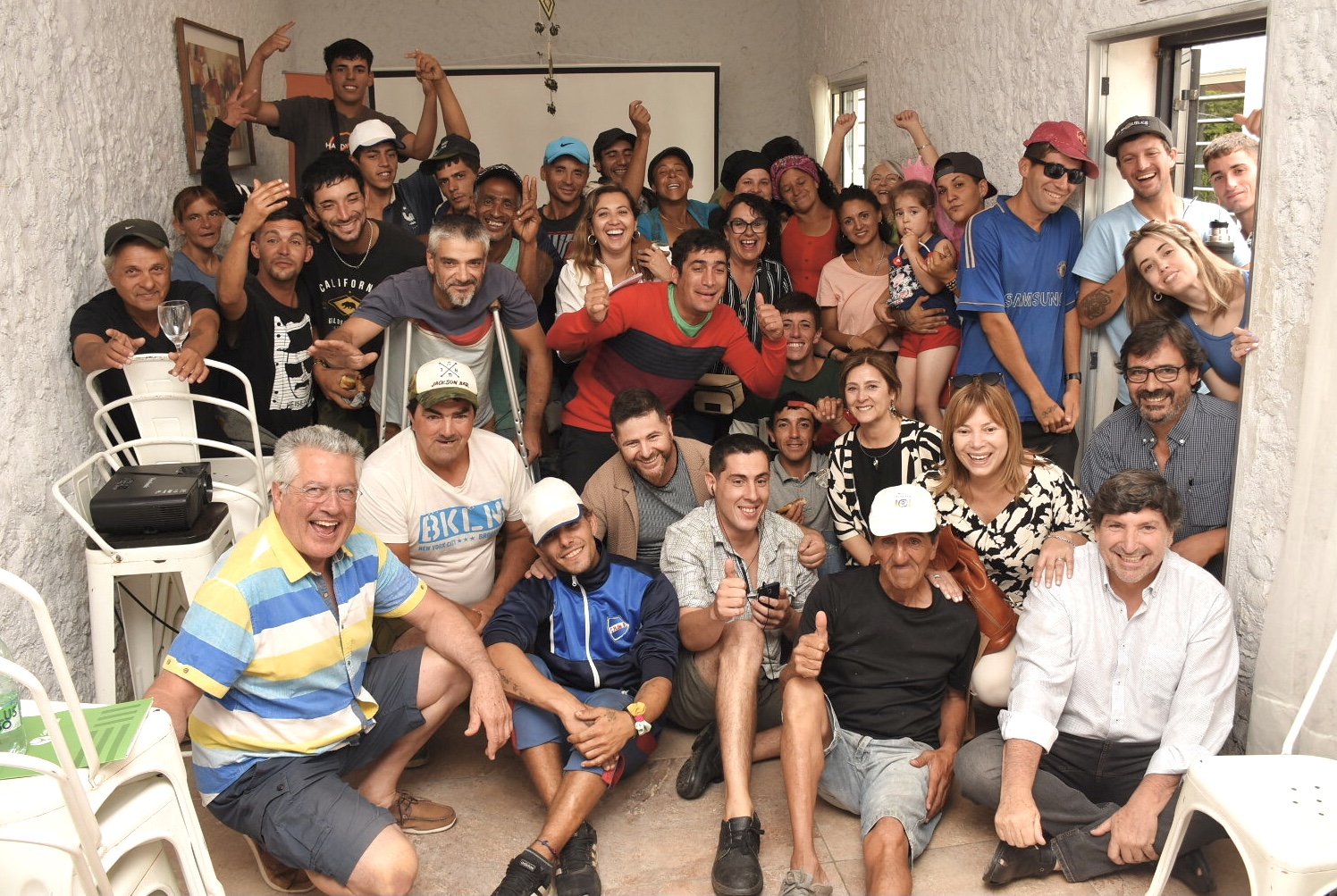  Autoridades, integrantes y asistentes del Centro de Acompañamiento La Otra Esquina