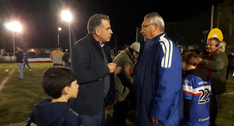 Se realizó firma de convenio e inauguración de luminarias en cancha de baby fútbol del club Santa Ana de Carrasco