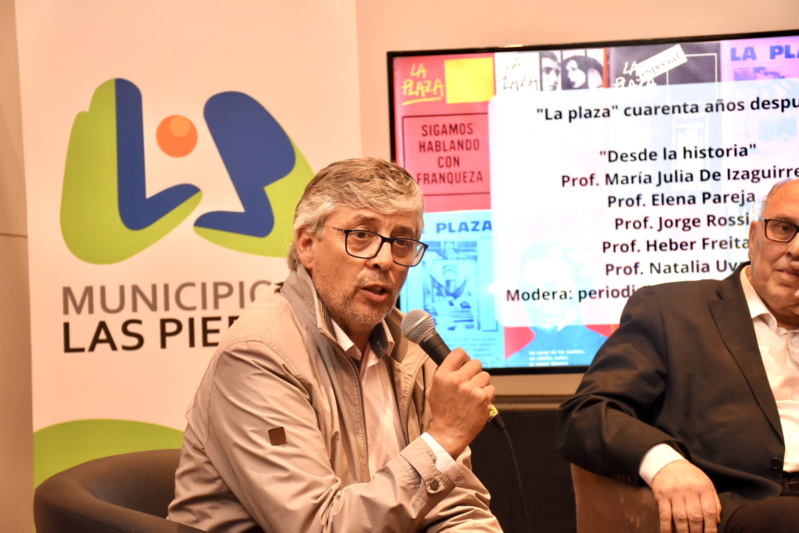 Alcalde de la ciudad de Las piedras Gustavo Gonzalez en la celebración de los 40 años de la revista La plaza_