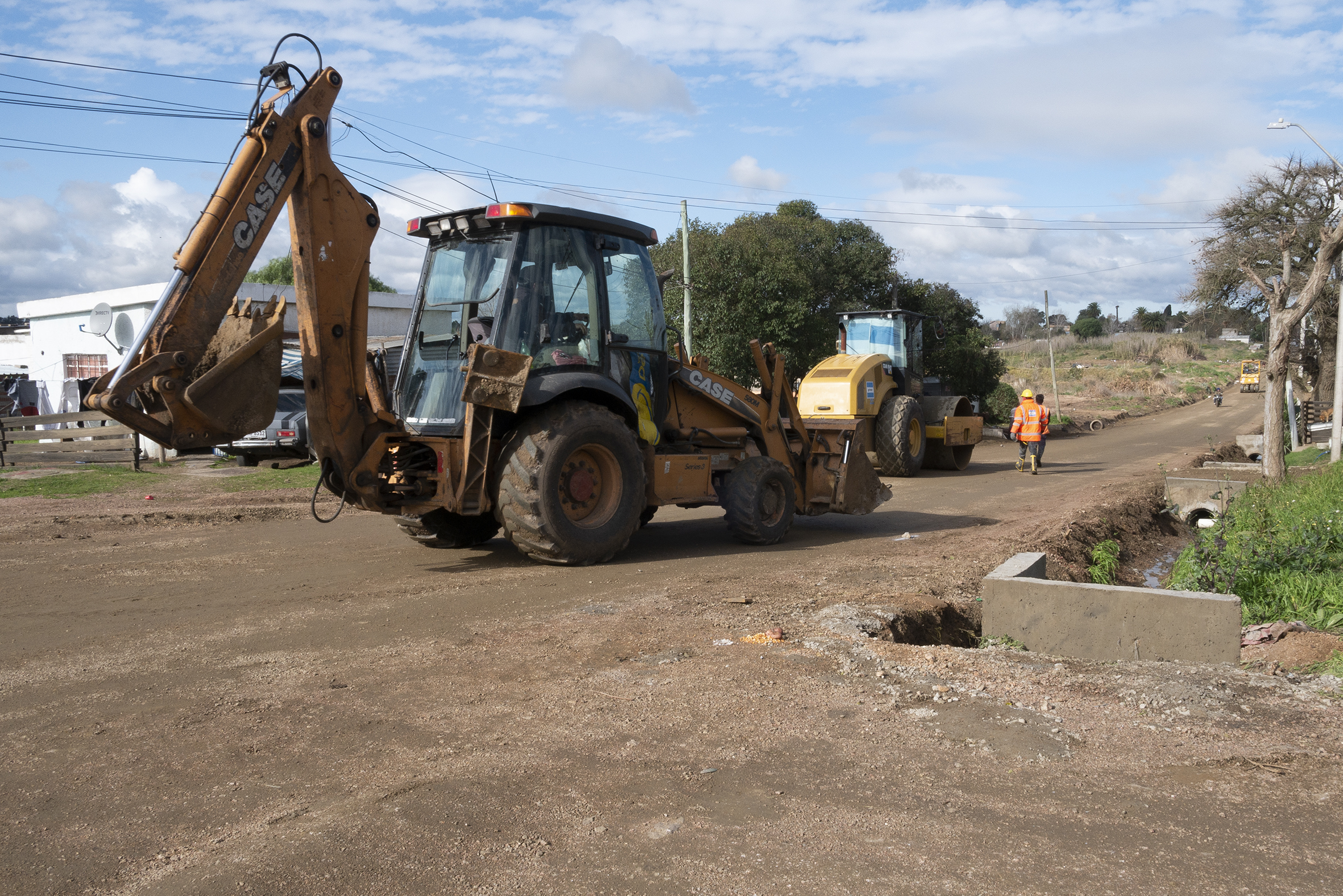 Avanzan las obras de pavimentación en Jardines de Campisteguy y Juana de Arco en el Municipio de Las Piedras