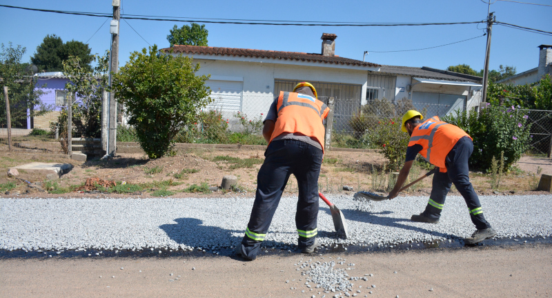 Continúan obras de reacondicionamiento de calles en el barrio Obelisco de Las Piedras