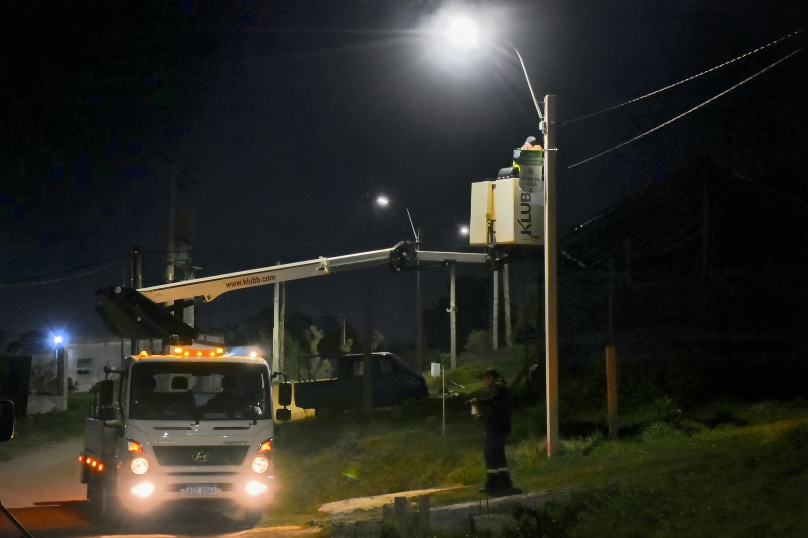Se inauguraron 70 nuevas luminarias en el barrio Colina Verde de Suárez 