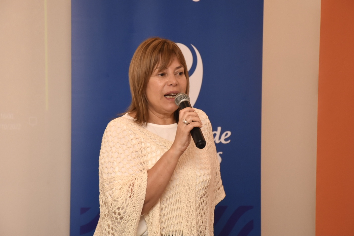 Directora general de desarrollo humano de la Intendencia de Canelones, Gabriela Garrido en el Conversatorio de derecho a la alimentación y seguridad alimentaria de Canelones