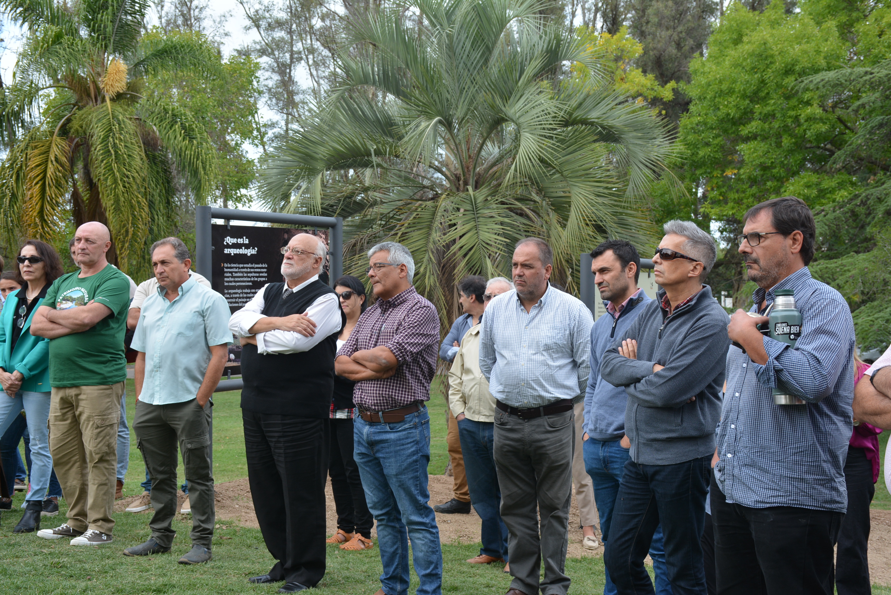 Se inauguró una recreación de un cerrito indígena y una muestra fotográfica en homenaje a Jorge Femenías en el Museo Arqueológico Prof. Antonio Taddei