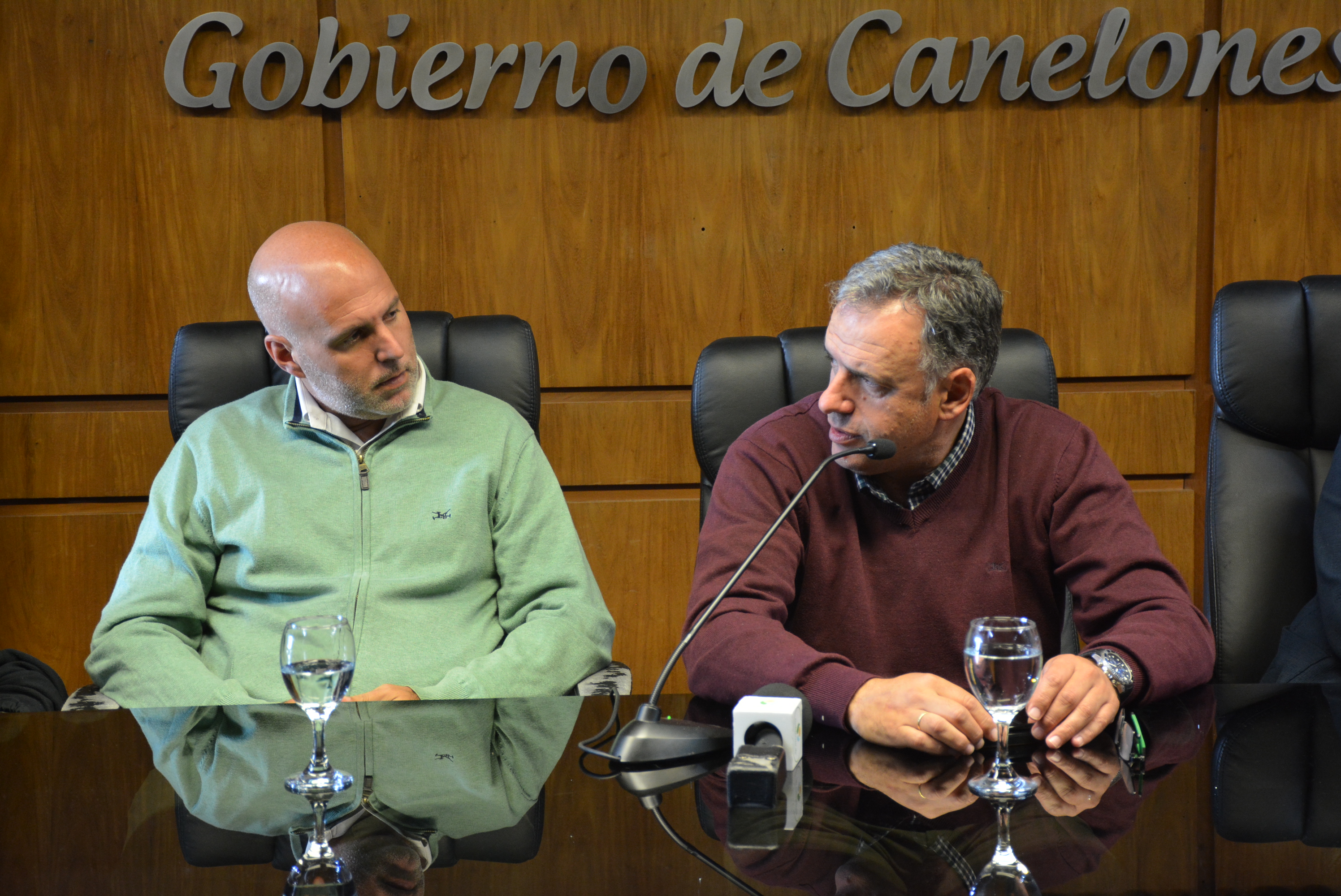 Secretario General, Dr. Esc. Francisco Legnani y el Intendente de Canelones, Prof. Yamandú Orsi,  en el lanzamiento del Día Nacional del Trabajador y la Trabajadora Rural, que se celebrará en Canelones.