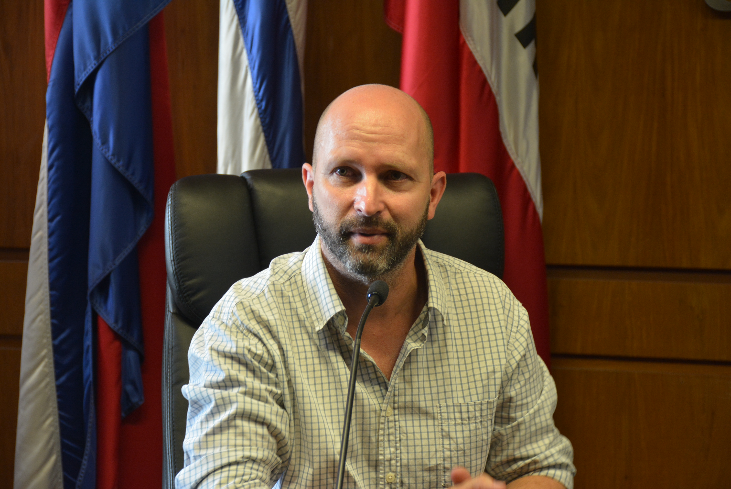 Director General de Cultura, Sergio Machín, en la firma de convenio entre la Intendencia de Canelones y la Asociación de Músicos de Canelones.