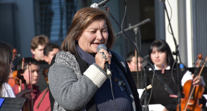 Alcaldesa del Municipio Ciudad de la Costa, Sonia Misirián, en oratoria