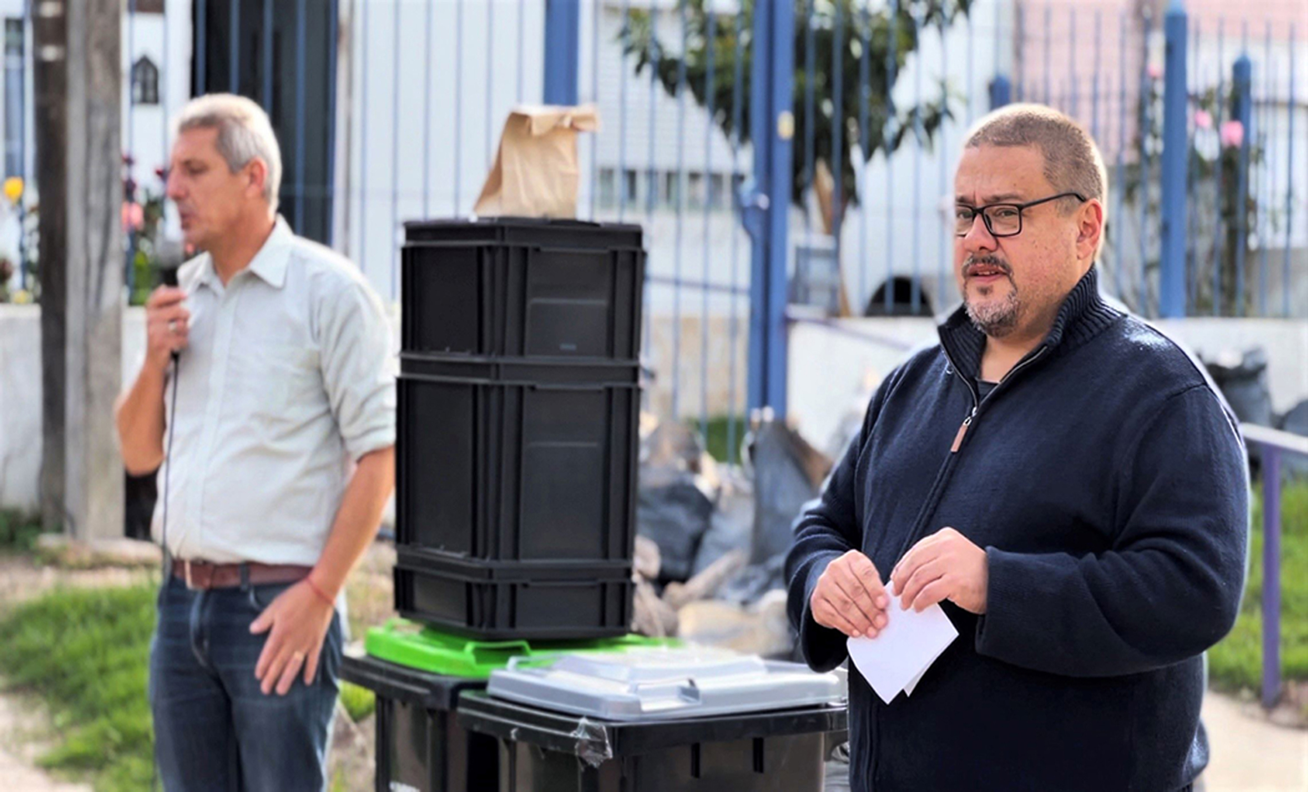 Entrega de contenedores a 1350 familias del barrio Ansina en Las Piedras