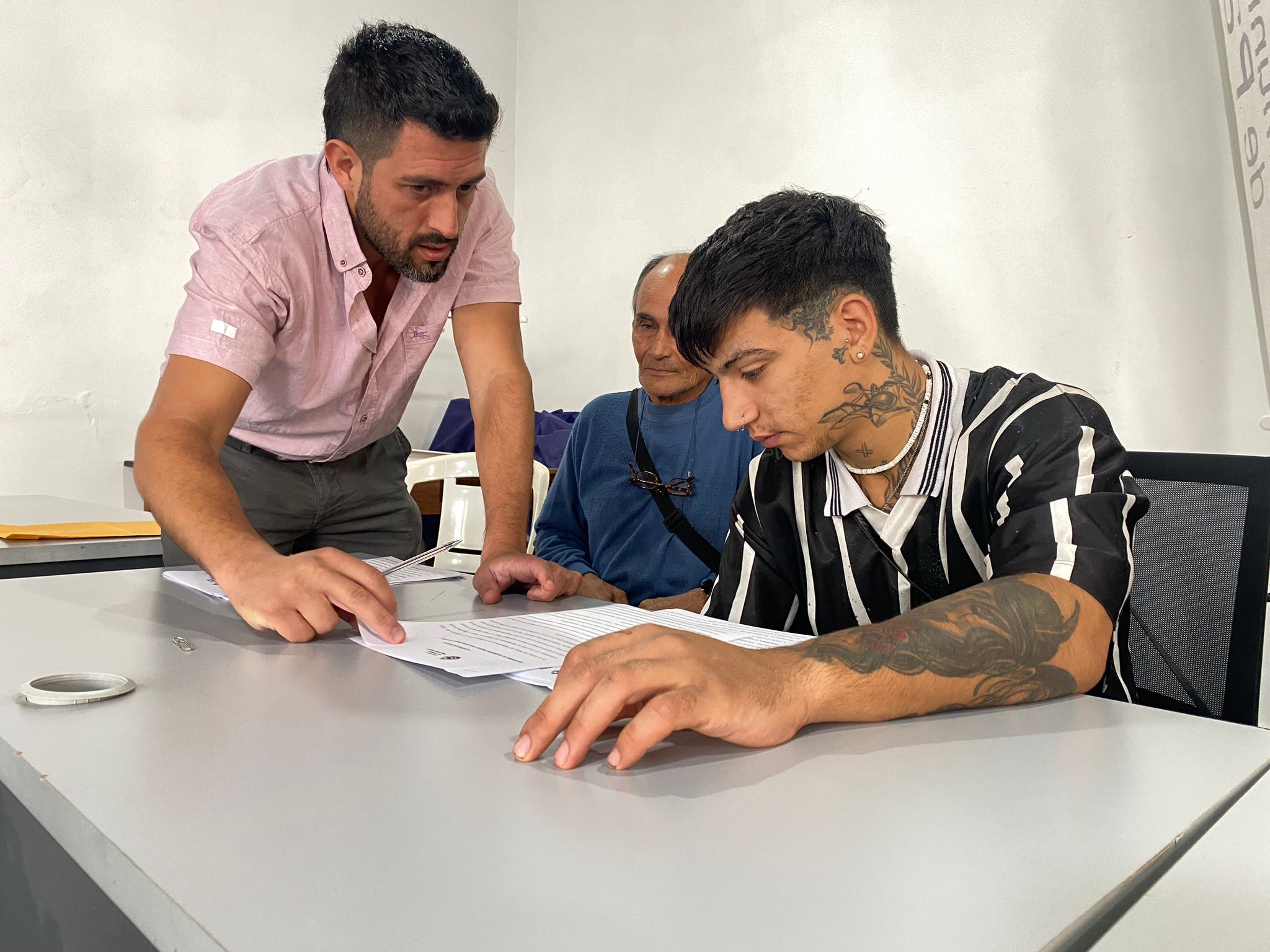 Entrega de herramientas a emprendedor de Pando y El Pinar