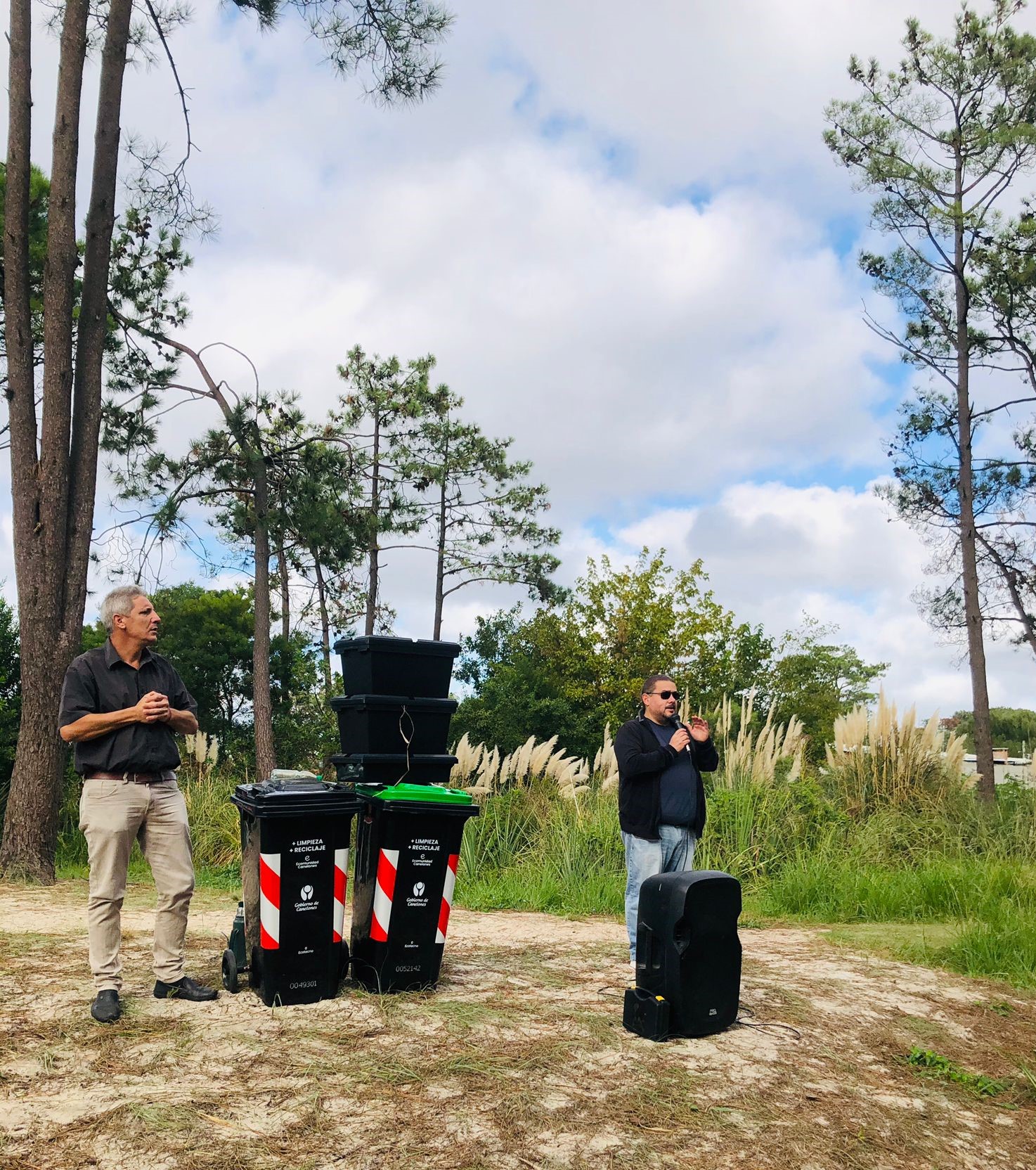 Familias de Pinar Norte recibieron equipamiento para reciclar y compostar en sus hogares