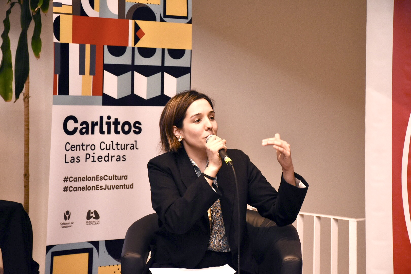 Gestora del Centro Cultural Carlitos, Josefina Trías en la celebración de los 40 años de la revista La plaza