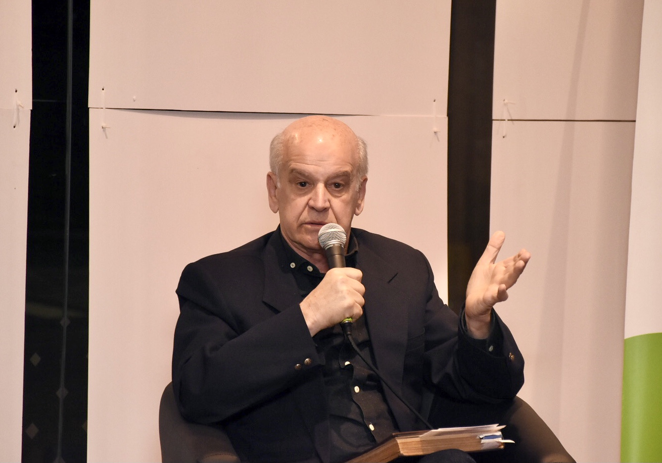 Heber Freitas en la celebración de los 40 años de la revista La plaza - Mesa “Desde la historia”