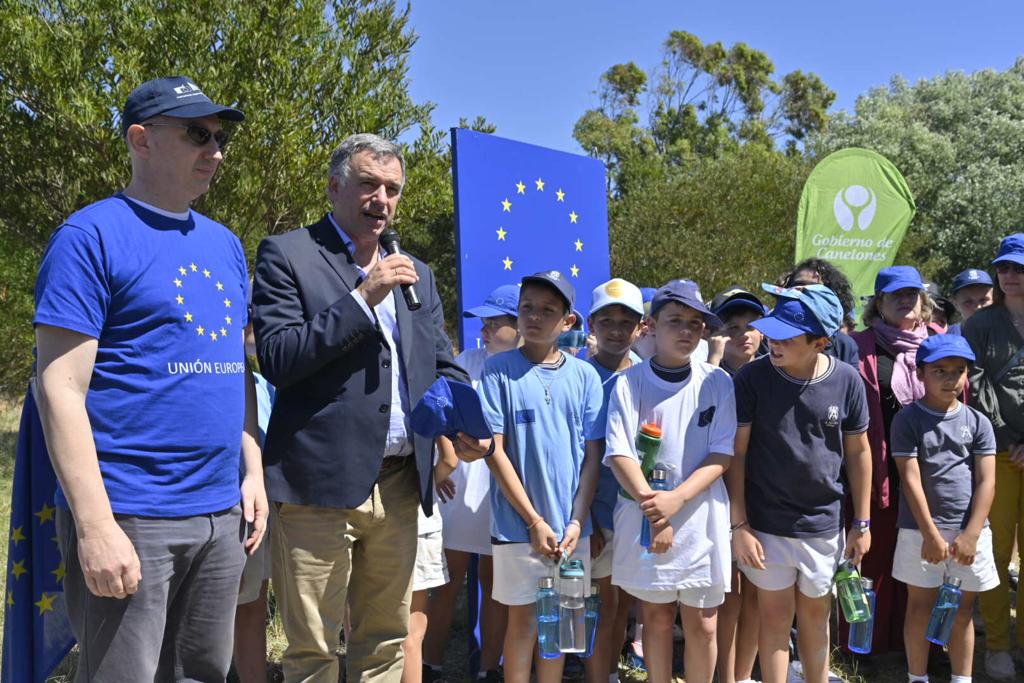 Se realizó una jornada de limpieza de playas en Paso Carrasco