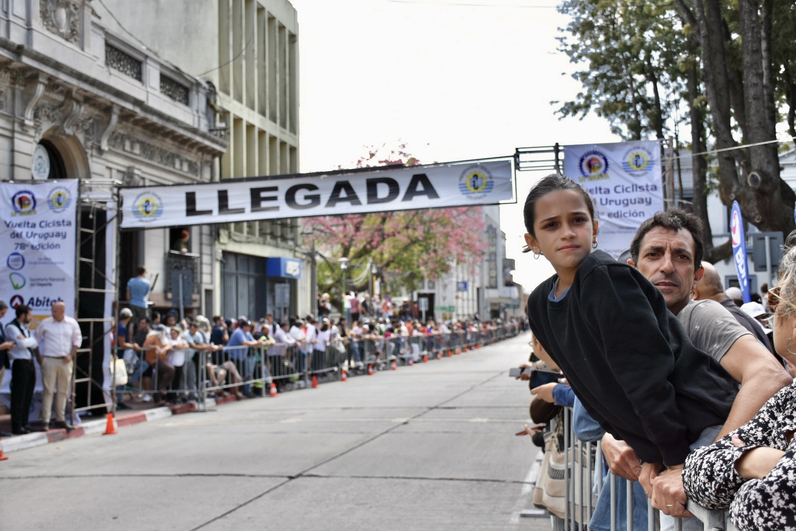 Vuelta Ciclista 2023: llegada de la primera etapa y podio en ciudad de Canelones