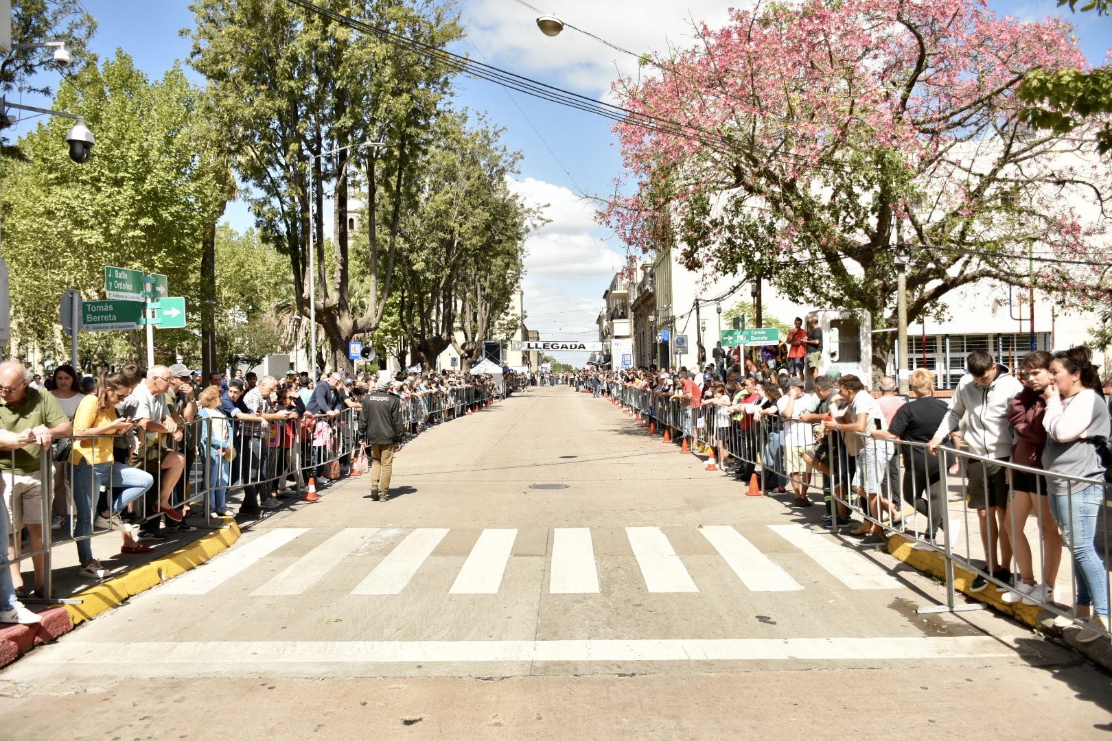 Vuelta Ciclista 2023: llegada de la primera etapa y podio en ciudad de Canelones