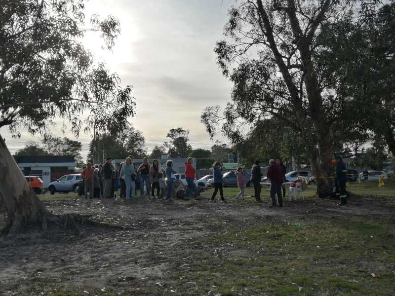 Familias de Lagomar recibieron equipamiento de clasificación de residuos