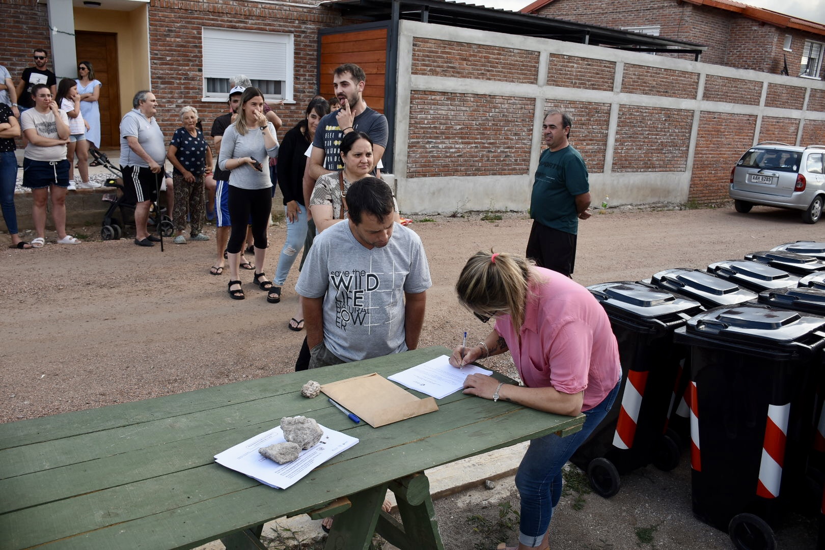 Entrega de contenedores y composteras en Empalme Olmos