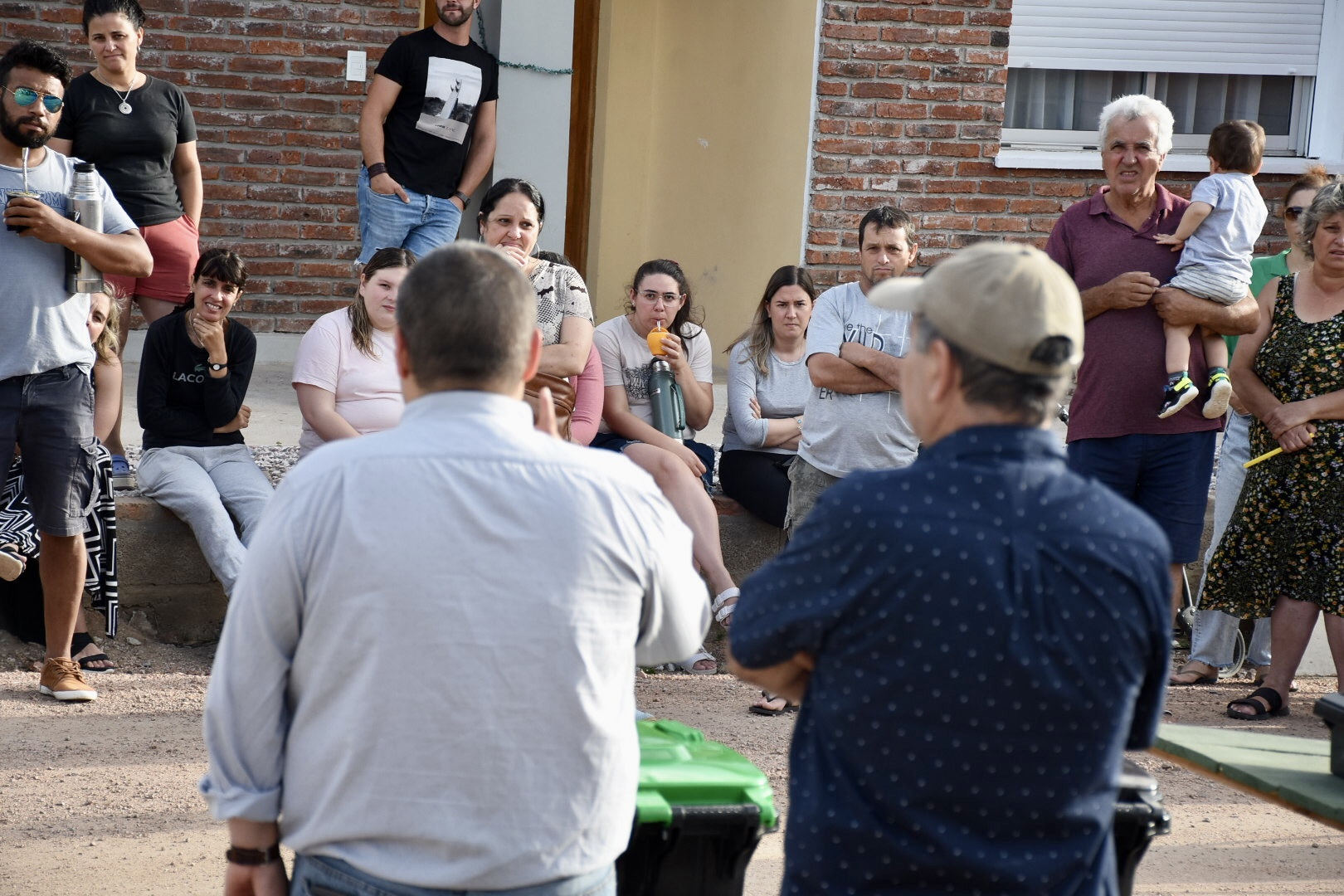 Entrega de contenedores y composteras en Empalme Olmos