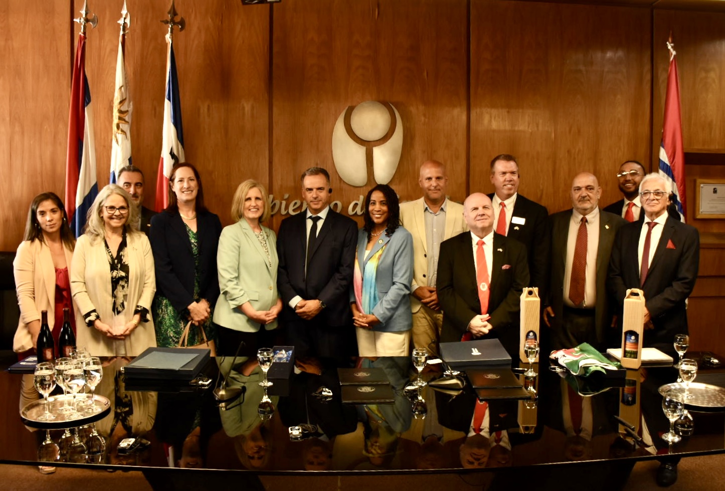 Gobierno de Canelones y el condado de Loudoun (Estados Unidos) firmaron memorando de entendimiento para estrechar lazos y promover la cooperación entre ambos territorios