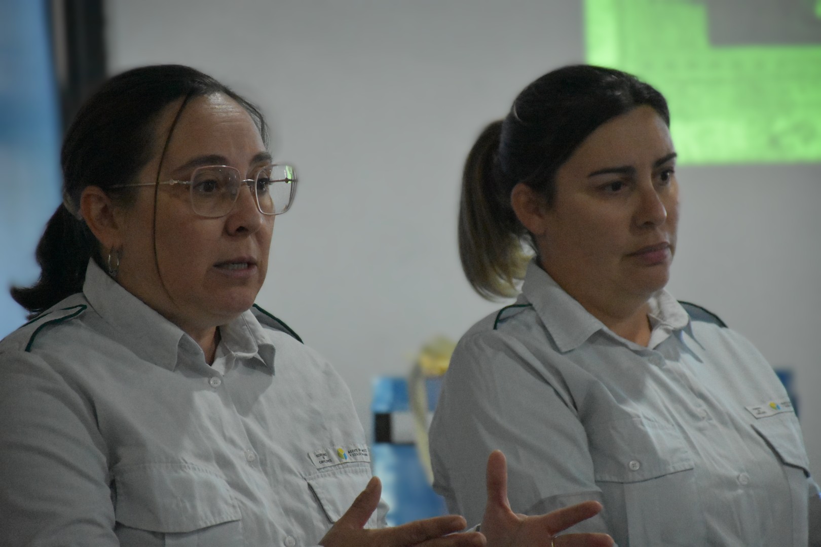 Inspectoras de Tránsito integrantes de la Unidad de Promoción de la Seguridad Vial(1)