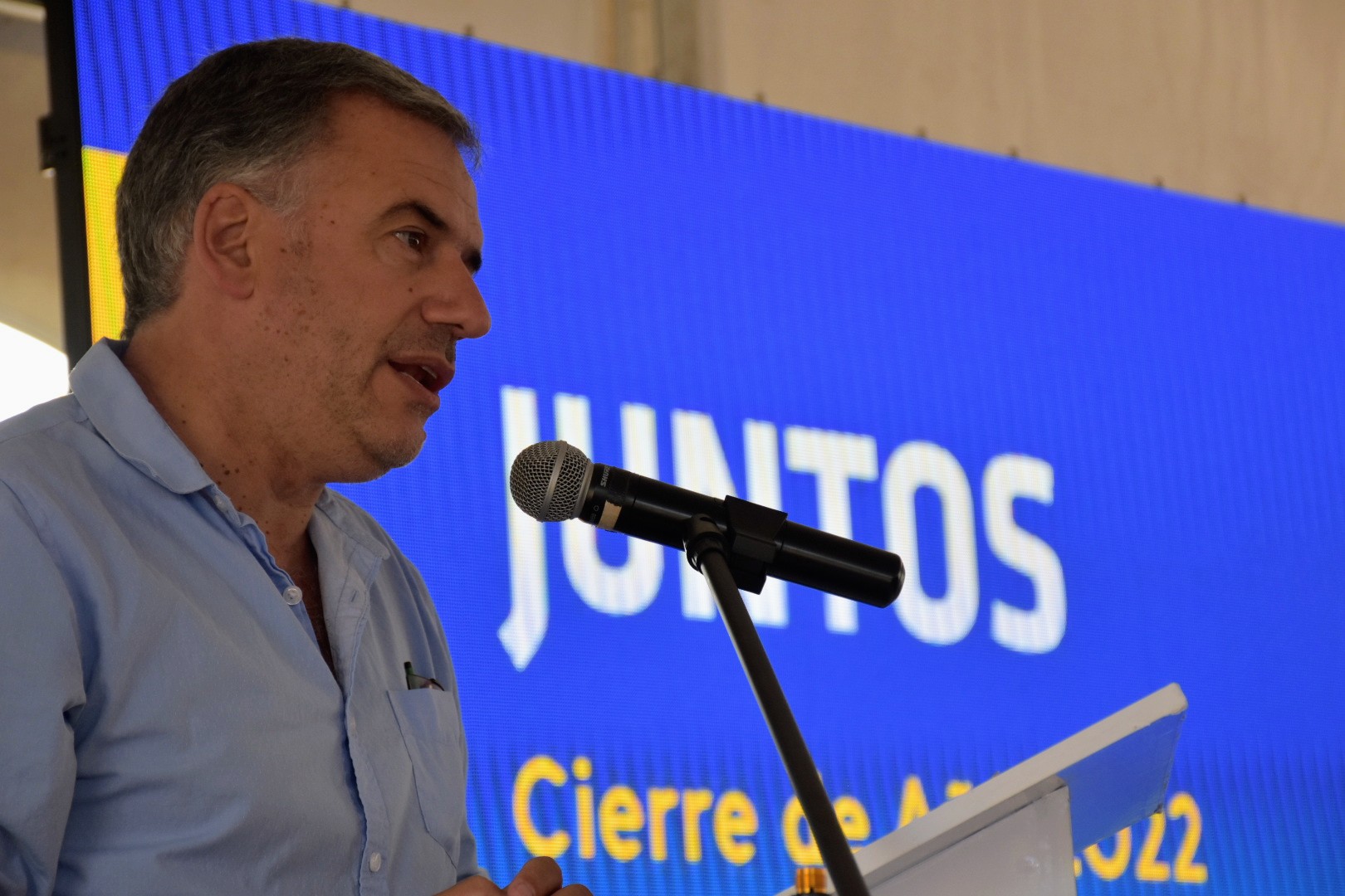 Intendente de canelones Prof. Yamandú Orsi en entrega de 8 viviendas del programa Juntos
