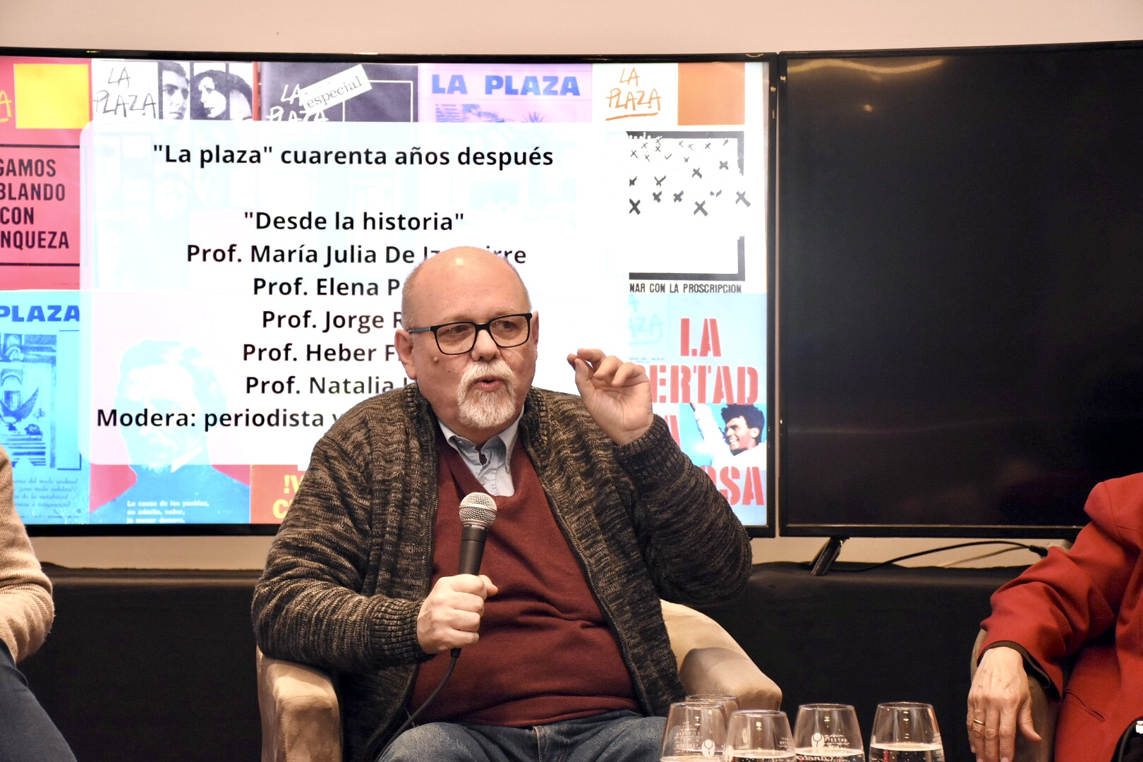 Jorge Rossi en la celebración de los 40 años de la revista La plaza - Mesa “Desde la historia”
