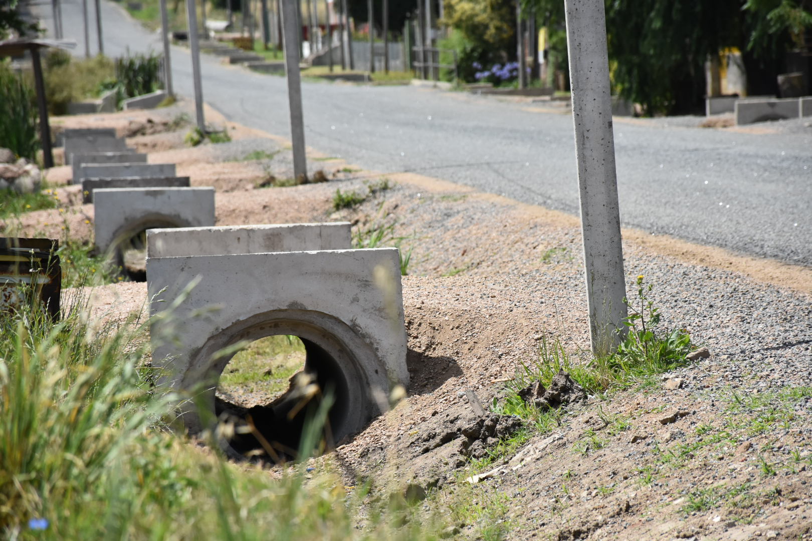 Las obras comprenden drenajes, limpieza de cunetas, colocación de caños y alcantarillas