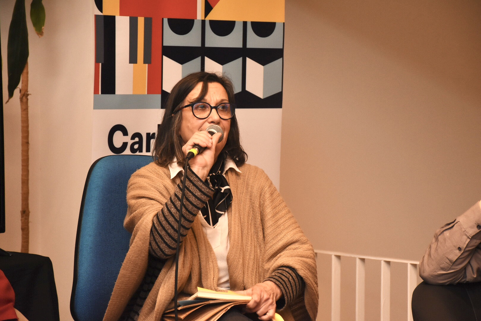 Maria Julia De Izaguirre en la celebración de los 40 años de la revista La plaza - Mesa “Desde la historia”