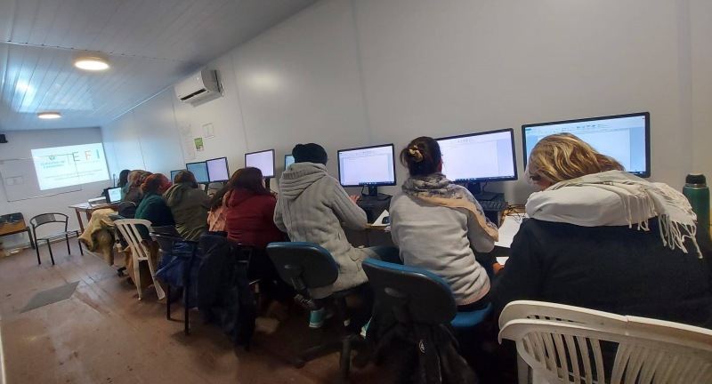 Mujeres rurales se capacitan en Albatización Digital en Aguas Corrientes 