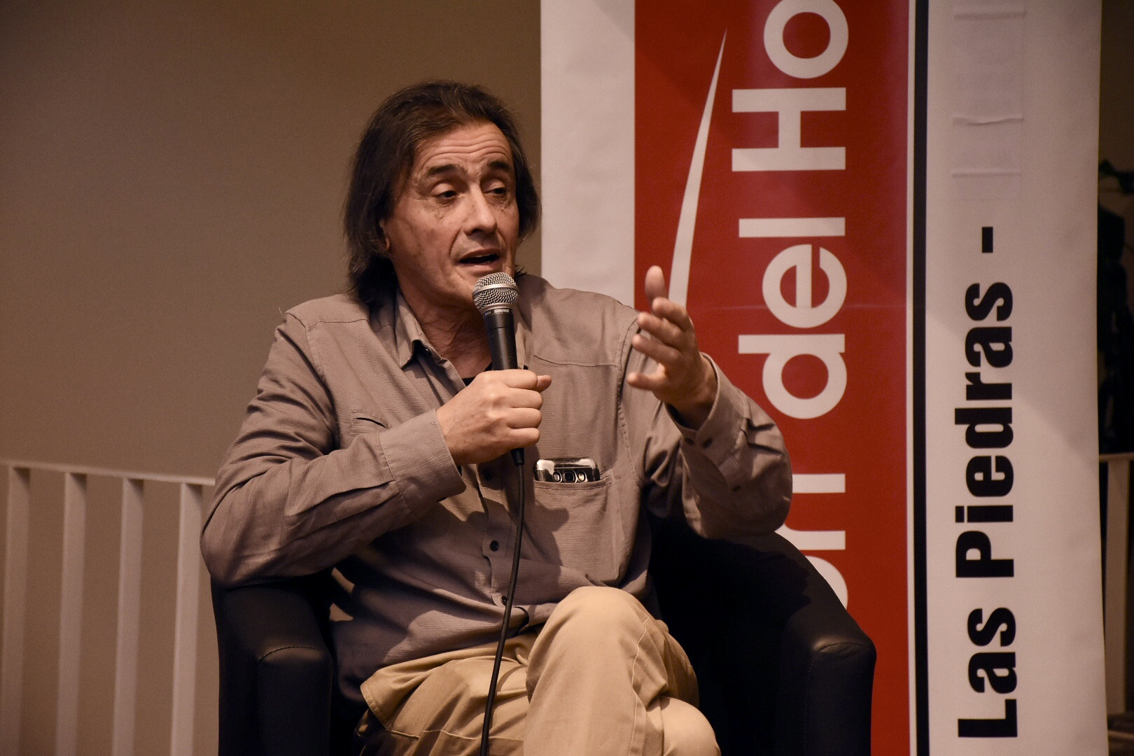 Nelson Caula en la celebración de los 40 años de la revista La plaza - Mesa “Desde la historia”