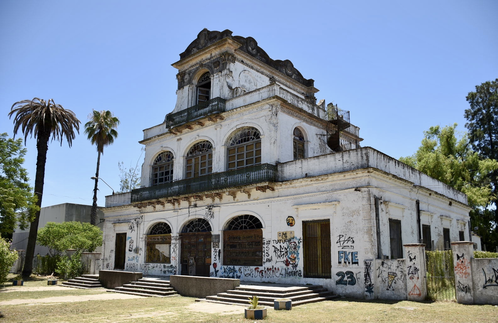 Palacio Lacueva de Santa Lucía.