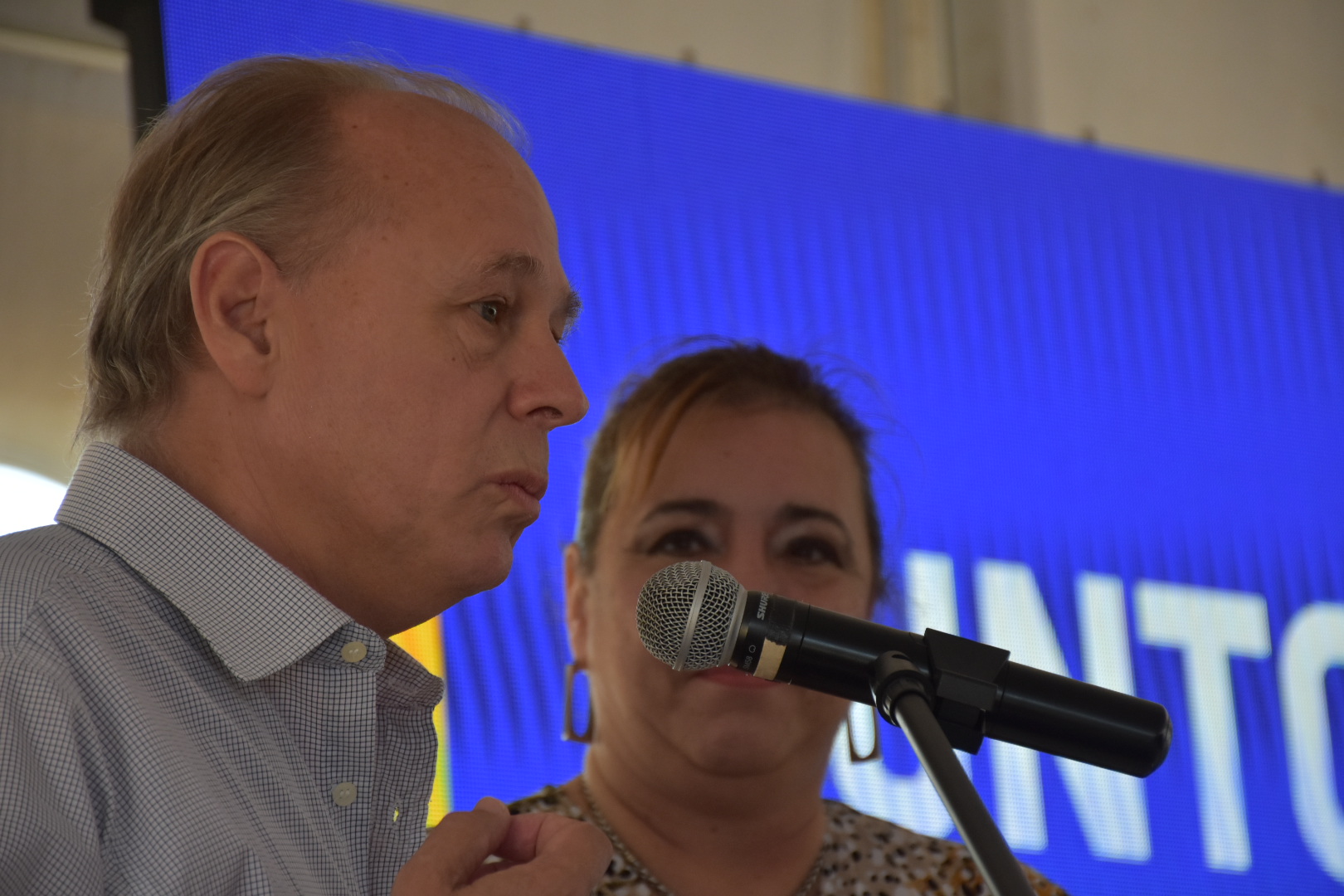Subsecretario MVOT, Tabaré Hackenbruch junto a Ministra MVOT, Irene Moreira