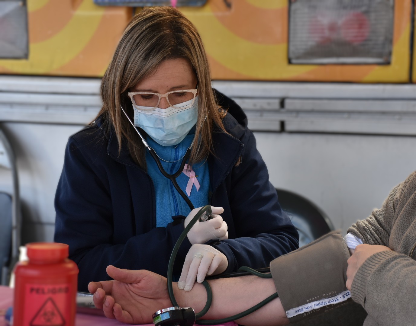 Toma de presión en Móvil Canario de Salud