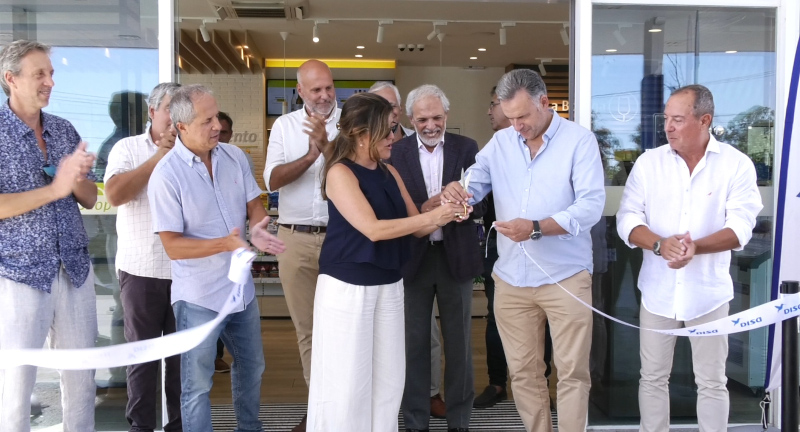 Intendente participó en inauguración de estación de servicio DISA en Atlántida