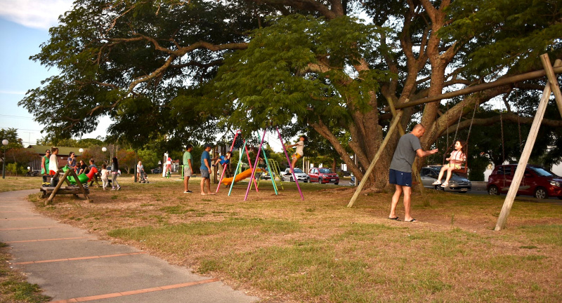 En la plaza Líber Seregni, la más importante de Costa Azul, se instaló un rincón infantil para el disfrute de turistas y lugareños