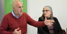 Intendente de Canelones hablando al público 