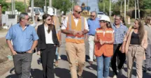 Autoridades recorriendo obras 