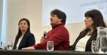Autoridades hablando en público