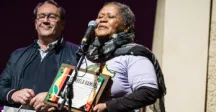 Chabela Ramírez recibiendo homenaje 