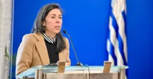 Ximena Acosta hablando en público 