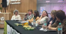 Panel de mujeres rurales canarias y autoridades del Gobierno de Canelones 