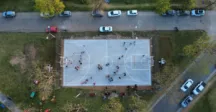 Toma aérea de la plaza 